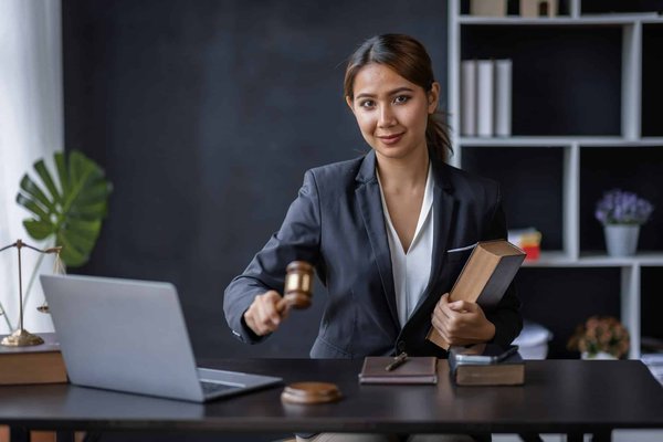 Avocat fiscaliste Paris 7 : Rôles et missions spécifiques d'un avocat fiscaliste à Paris 7